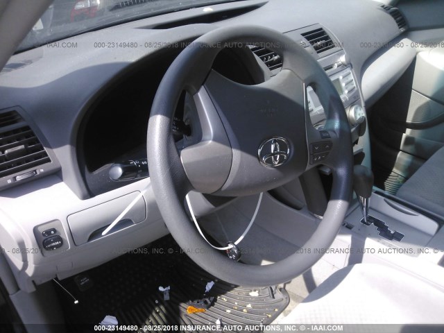 4T4BE46K89R081802 - 2009 TOYOTA CAMRY SE/LE/XLE BLACK photo 5