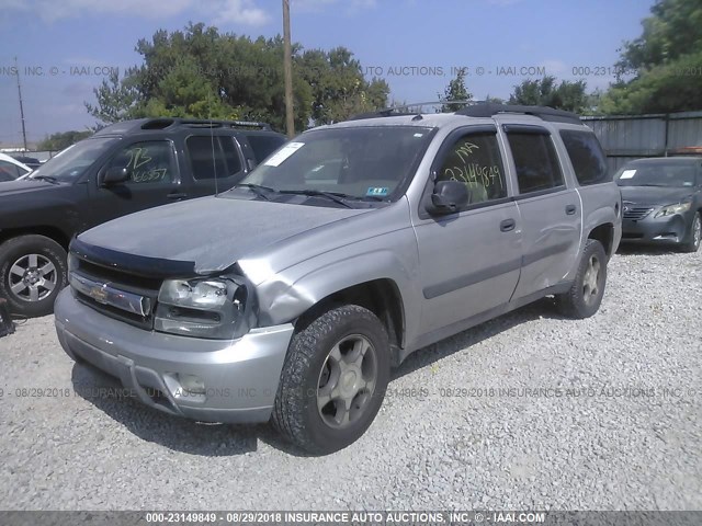 1GNET16S556206907 - 2005 CHEVROLET TRAILBLAZER EXT LS/EXT LT SILVER photo 2