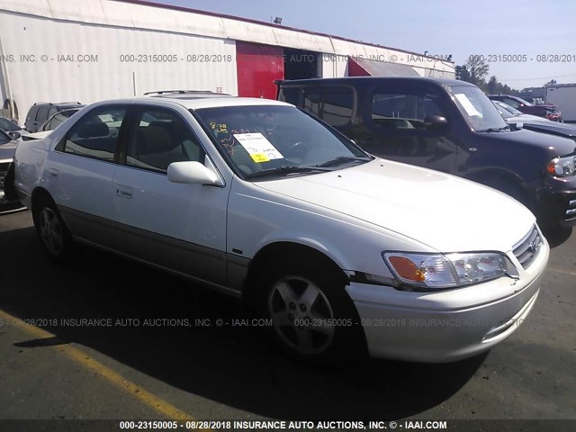 JT2BG22K210582658 - 2001 TOYOTA CAMRY CE/LE/XLE 白色 照片 1