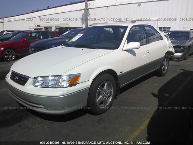 JT2BG22K210582658 - 2001 TOYOTA CAMRY CE/LE/XLE 白色 照片 2