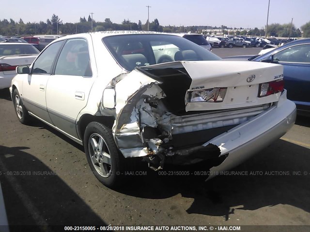 JT2BG22K210582658 - 2001 TOYOTA CAMRY CE/LE/XLE 白色 照片 3