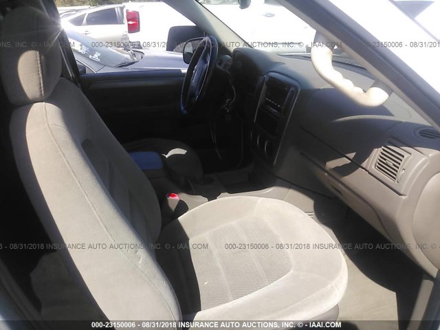 1FMZU63EX4ZB28894 - 2004 FORD EXPLORER XLT/XLT SPORT/NBX 白色 照片 5