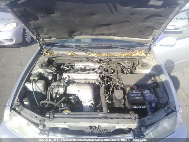 JT2BG22K610542826 - 2001 TOYOTA CAMRY CE/LE/XLE 银色 照片 10