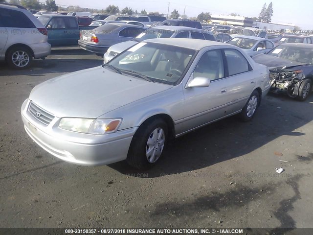 JT2BG22K610542826 - 2001 TOYOTA CAMRY CE/LE/XLE 银色 照片 2