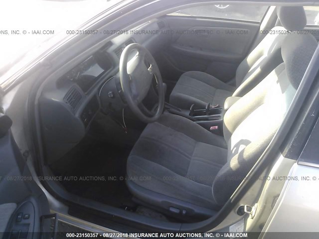 JT2BG22K610542826 - 2001 TOYOTA CAMRY CE/LE/XLE 银色 照片 5