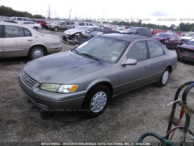 4T1BG22K3VU082204 - 1997 TOYOTA CAMRY CE/LE/XLE SILVER photo 2