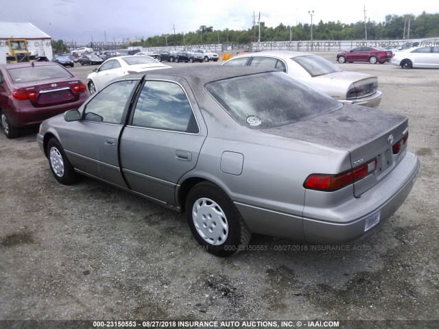 4T1BG22K3VU082204 - 1997 TOYOTA CAMRY CE/LE/XLE SILVER photo 3