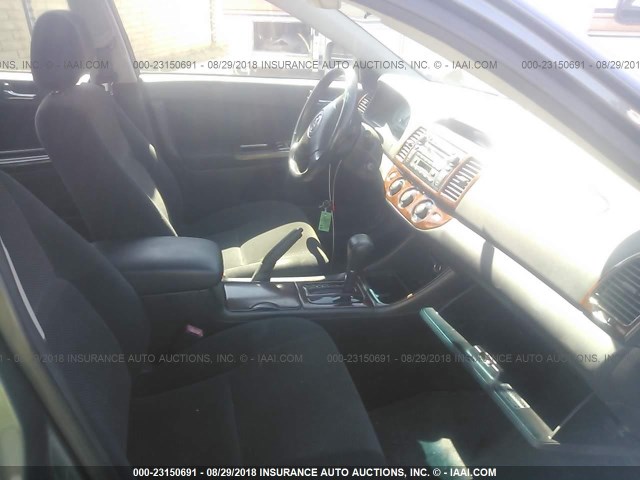 JTDBF32K820008017 - 2002 TOYOTA CAMRY LE/XLE/SE 绿色 照片 5