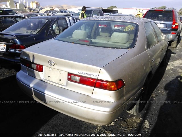 4T1BG22K7XU919121 - 1999 TOYOTA CAMRY CE/LE/XLE 金色 照片 4
