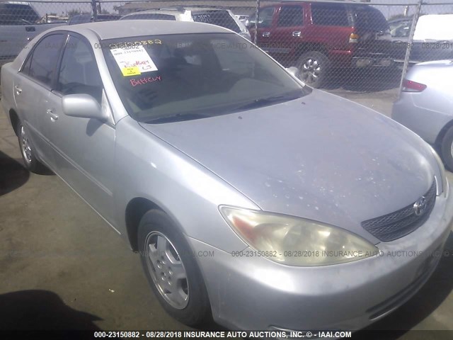 4T1BF30K72U533318 - 2002 TOYOTA CAMRY LE/XLE/SE Gümüş foto 1