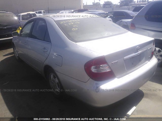 4T1BF30K72U533318 - 2002 TOYOTA CAMRY LE/XLE/SE Gümüş foto 3