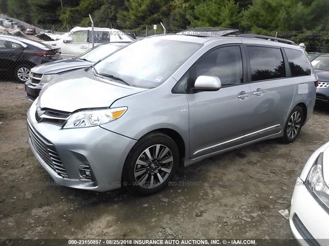 5TDDZ3DC1JS195263 - 2018 TOYOTA SIENNA XLE/XLE PREMIUM/LIMITED/L GRAY photo 2