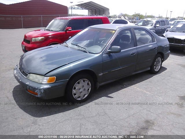 1HGCD5539TA054186 - 1996 HONDA ACCORD LX/EX GREEN photo 2