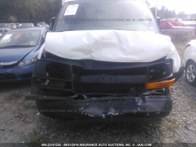 1GB0GRFF5G1119943 - 2016 CHEVROLET EXPRESS G3500  Unknown photo 9