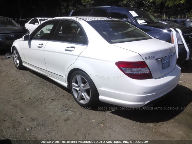 WDDGF5EB9AR095553 - 2010 MERCEDES-BENZ C 300 WHITE photo 3