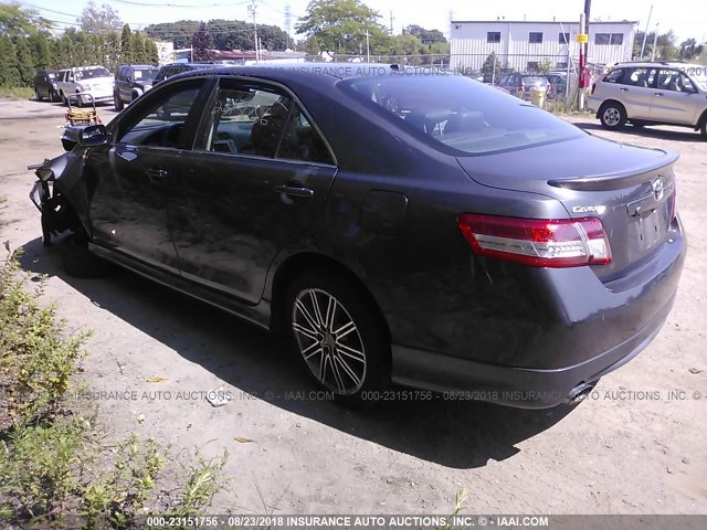 4T1BK3EK6BU616629 - 2011 TOYOTA CAMRY SE/LE/XLE GRAY photo 3