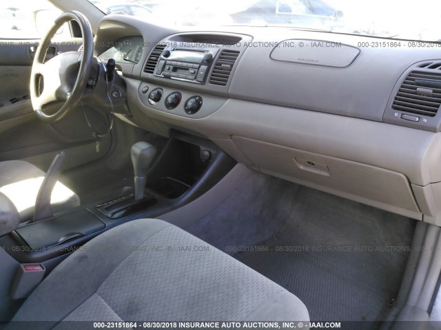 JTDBE32K720036863 - 2002 TOYOTA CAMRY LE/XLE/SE 香槟色 照片 5
