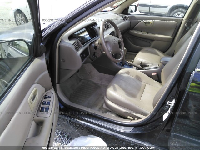 4T1BF22K31U131446 - 2001 TOYOTA CAMRY LE/XLE BLACK photo 5