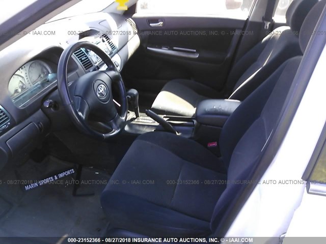 JTDBE32K830160268 - 2003 TOYOTA CAMRY LE/XLE 白色 照片 5