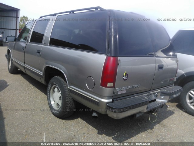 3GKEC16R9XG547657 - 1999 GMC SUBURBAN C1500 SILVER photo 3