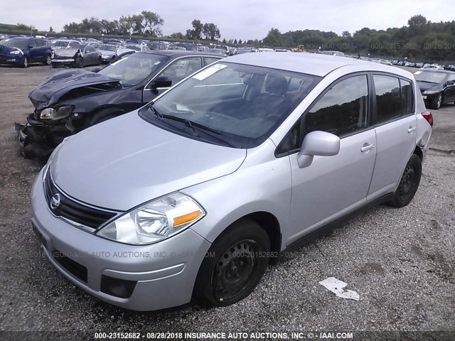 3N1BC1CP5AL441273 - 2010 NISSAN VERSA S/SL SILVER photo 2