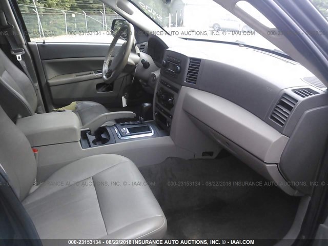 1J4HR48NX5C515670 - 2005 JEEP GRAND CHEROKEE LAREDO/COLUMBIA/FREEDOM 黑色 照片 5