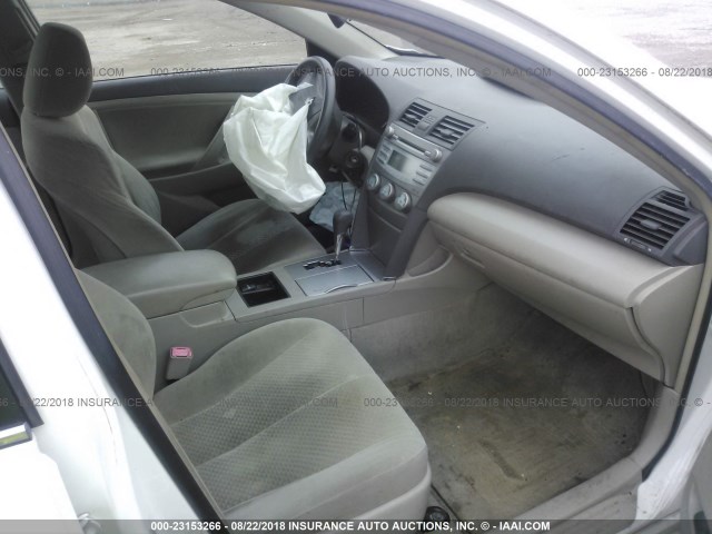 JTNBE46KX73092619 - 2007 TOYOTA CAMRY NEW GENERAT CE/LE/XLE/SE WHITE photo 5