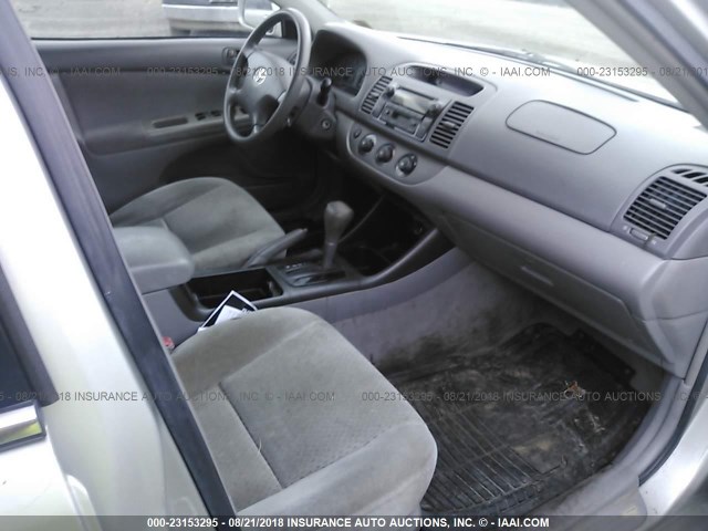 4T1BE32K63U784994 - 2003 TOYOTA CAMRY LE/XLE/SE Gümüş foto 5