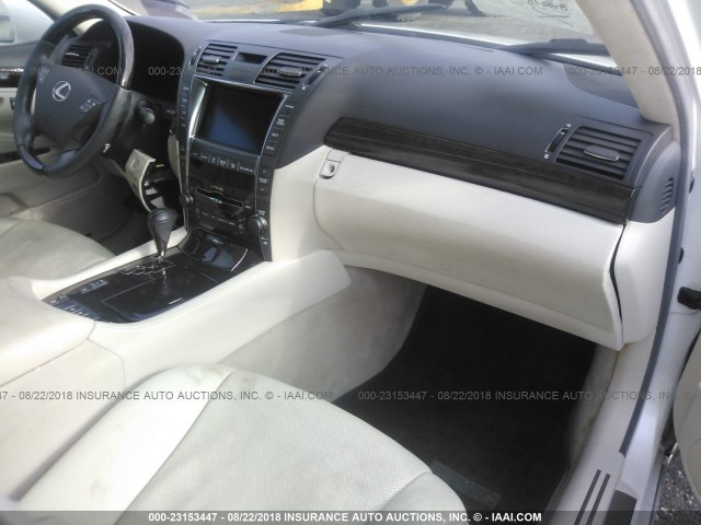 JTHGL46F075005414 - 2007 LEXUS LS 460L WHITE photo 5