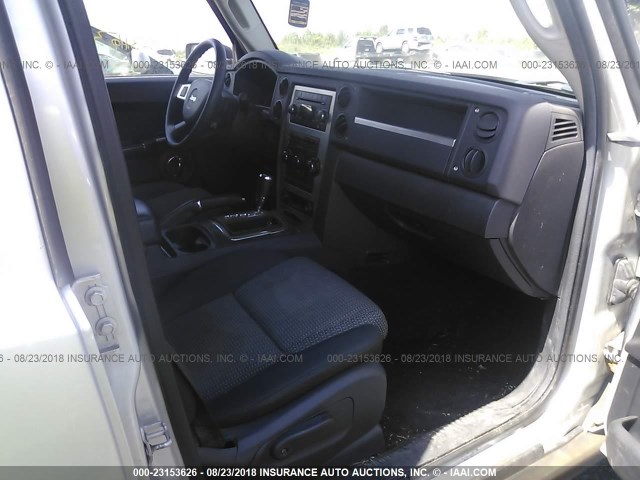 1J4RG4GK5AC105239 - 2010 JEEP COMMANDER SPORT ვერცხლისფერი ფოტო 5