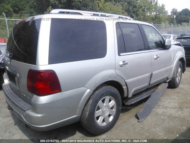 5LMFU27R73LJ41903 - 2003 LINCOLN NAVIGATOR Silber Foto 4