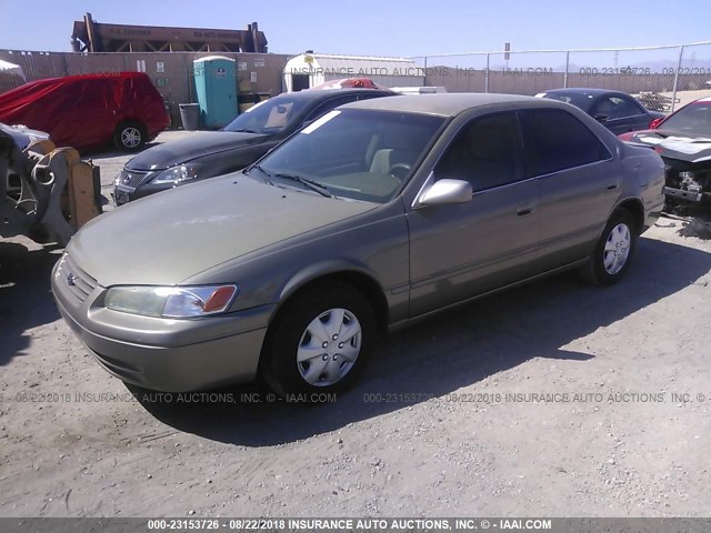 JT2BG22KXX0286313 - 1999 TOYOTA CAMRY LE/XLE Champagne photo 2