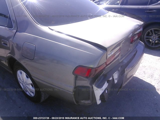 JT2BG22KXX0286313 - 1999 TOYOTA CAMRY LE/XLE Champagne photo 6