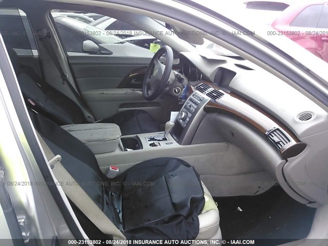 JH4KB16555C015772 - 2005 ACURA RL SILVER photo 5