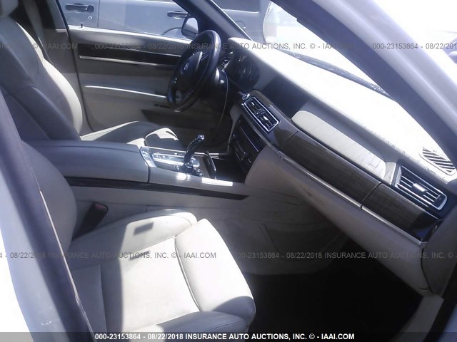 WBAKB8C50BCY65087 - 2011 BMW 750 LI WHITE photo 5
