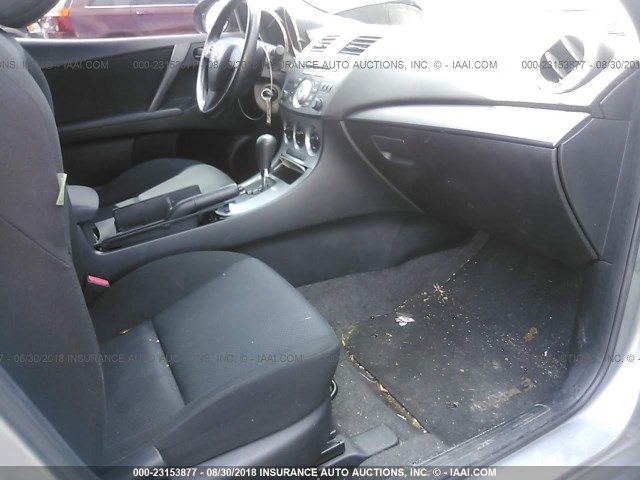 JM1BL1UGXB1408838 - 2011 MAZDA 3 I GRAY photo 5