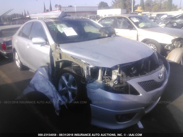 4T1BF3EK3BU160335 - 2011 TOYOTA CAMRY SE/LE/XLE 银色 照片 1
