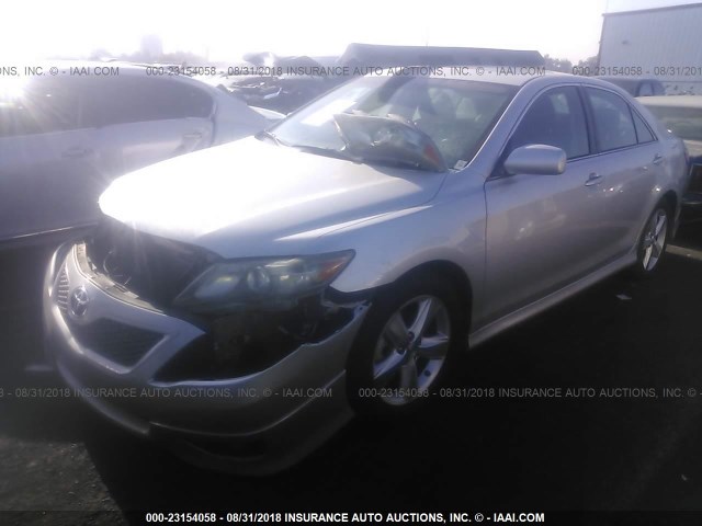 4T1BF3EK3BU160335 - 2011 TOYOTA CAMRY SE/LE/XLE 银色 照片 2