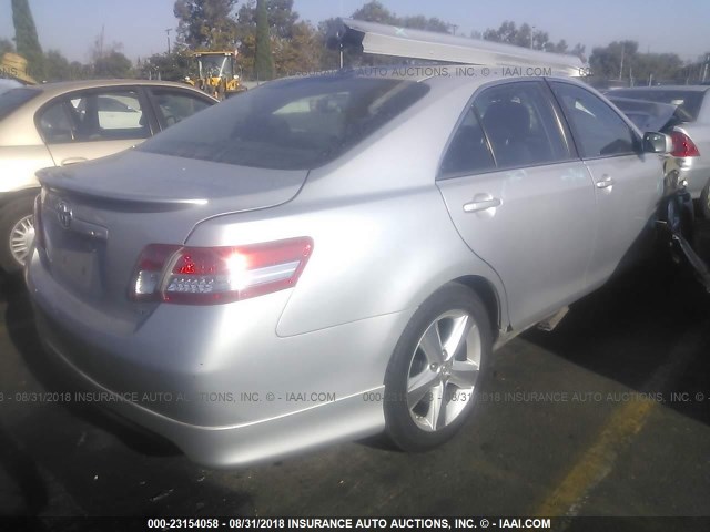 4T1BF3EK3BU160335 - 2011 TOYOTA CAMRY SE/LE/XLE 银色 照片 4