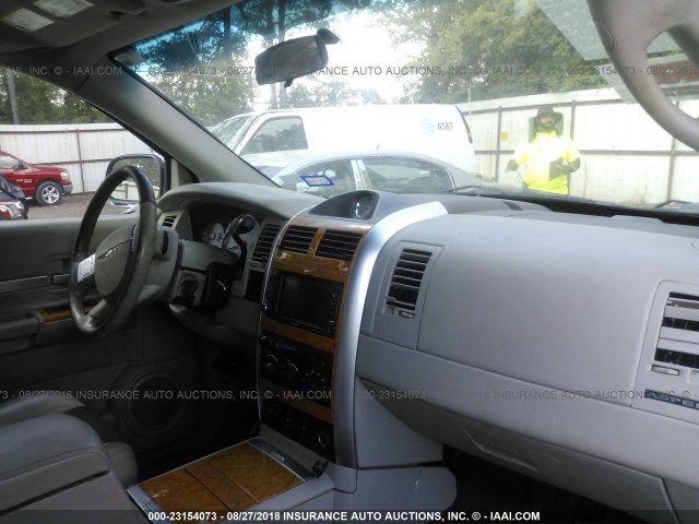 1A8HX58228F133426 - 2008 CHRYSLER ASPEN LIMITED Navy photo 5