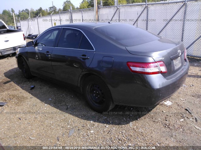 4T4BF3EK2AR011130 - 2010 TOYOTA CAMRY SE/LE/XLE GRAY photo 3