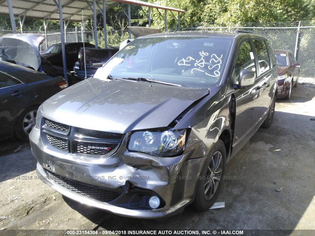 2C4RDGBG1JR136532 - 2018 DODGE GRAND CARAVAN SE GRAY photo 2