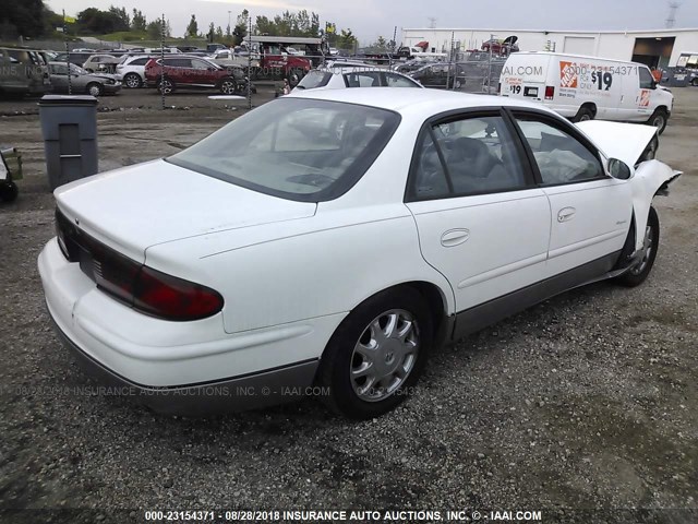 2G4WF5219X1567653 - 1999 BUICK REGAL GS/GSE WHITE photo 4