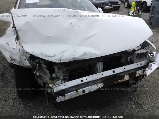 2G4WF5219X1567653 - 1999 BUICK REGAL GS/GSE WHITE photo 6