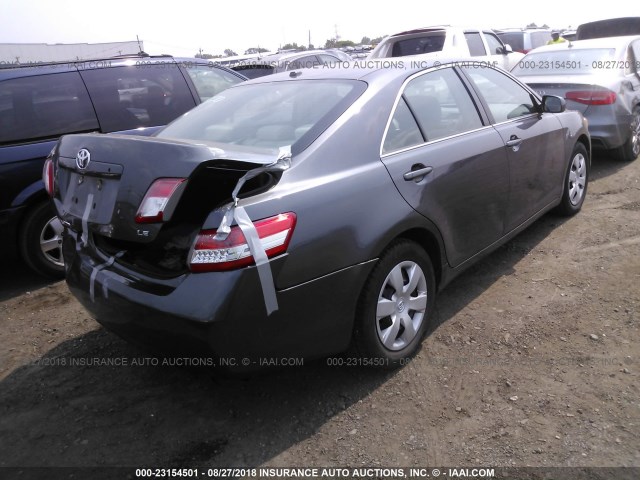4T1BF3EK0BU608367 - 2011 TOYOTA CAMRY SE/LE/XLE ნაცრისფერი ფოტო 4