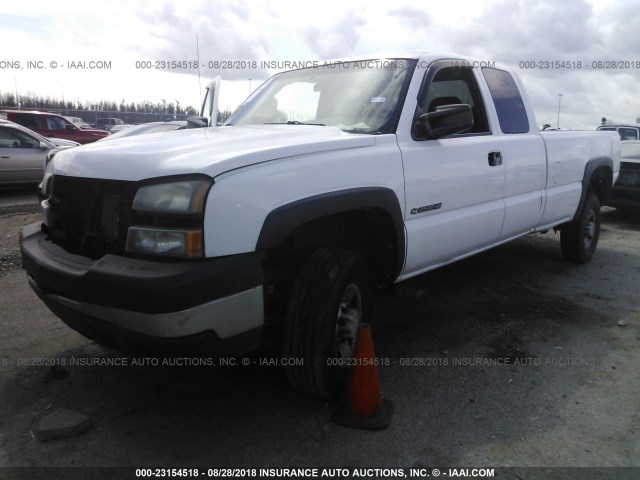 1GCHC29UX7E177387 - 2007 CHEVROLET SILVERADO C2500 HEAVY DUTY WHITE photo 2