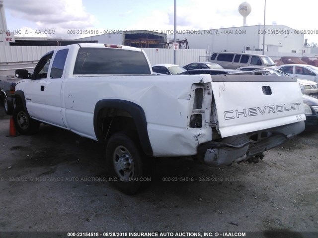 1GCHC29UX7E177387 - 2007 CHEVROLET SILVERADO C2500 HEAVY DUTY WHITE photo 3