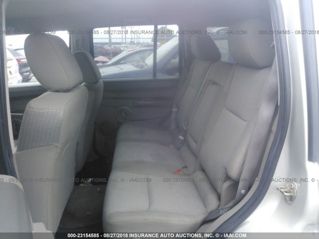 1J8HG48K17C576869 - 2007 JEEP COMMANDER SILVER photo 8