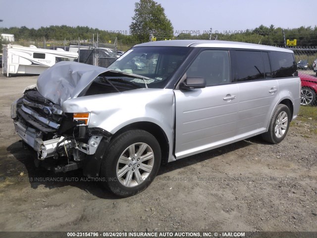 2FMGK5BC0BBD13074 - 2011 FORD FLEX SE SILVER photo 2