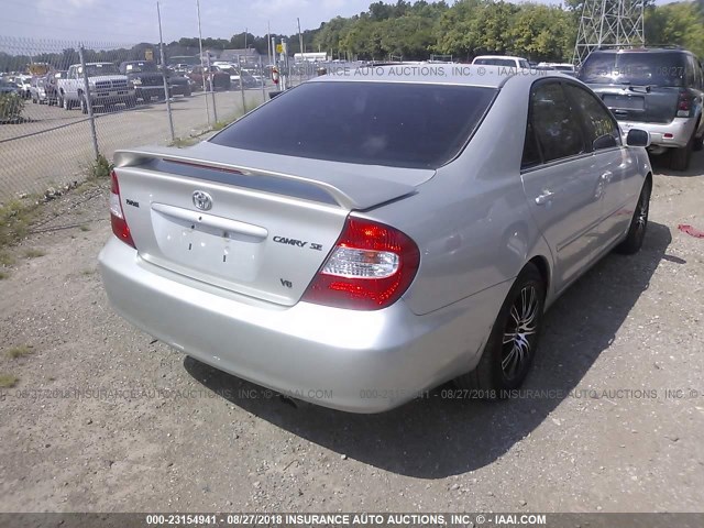 4T1BF30K22U507774 - 2002 TOYOTA CAMRY LE/XLE/SE 银色 照片 4